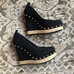 Aldo black canvas wedges